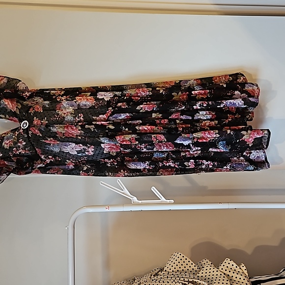 Betsey Johnson Black Floral Ruffle Sleeve Maxi Duster - Picture 4 of 8